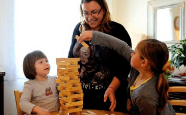 Embaucher une nounou pour garder vos enfants