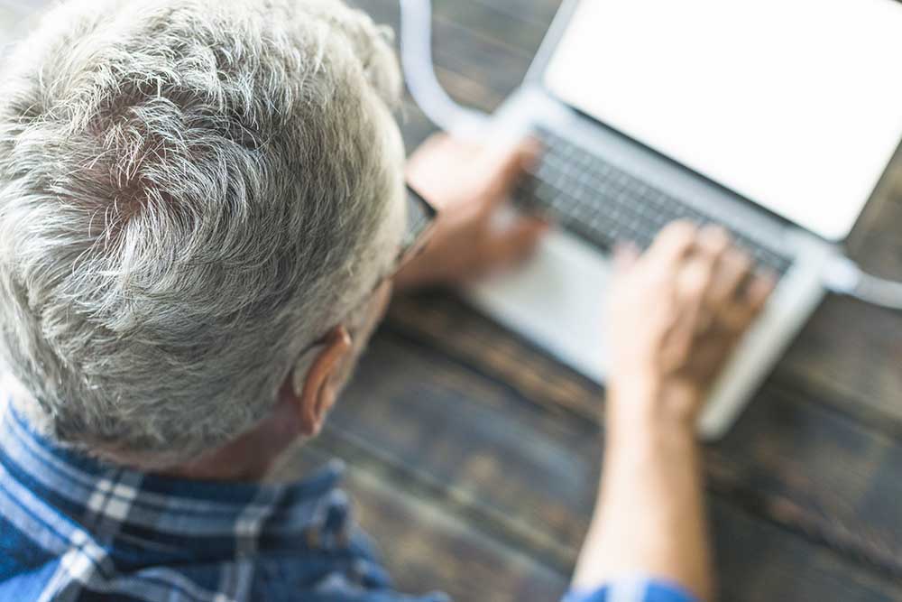 Informaticien à domicile pour seniors